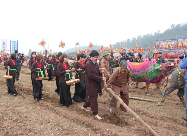 Lễ hội được tổ chức hàng năm để cầu cho một năm mới mùa màng bội thu, nhân khang vật thịnh.