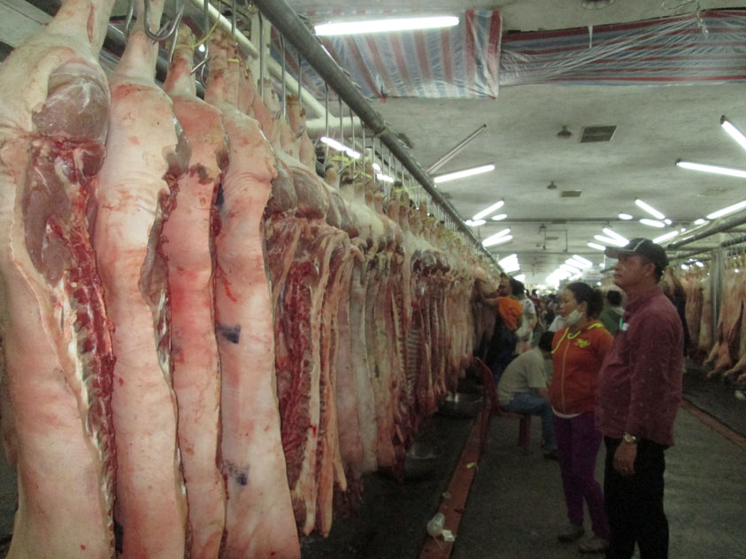 Thịt lợn tại chợ Hóc Môn đã được truy xuất nguồn gốc.