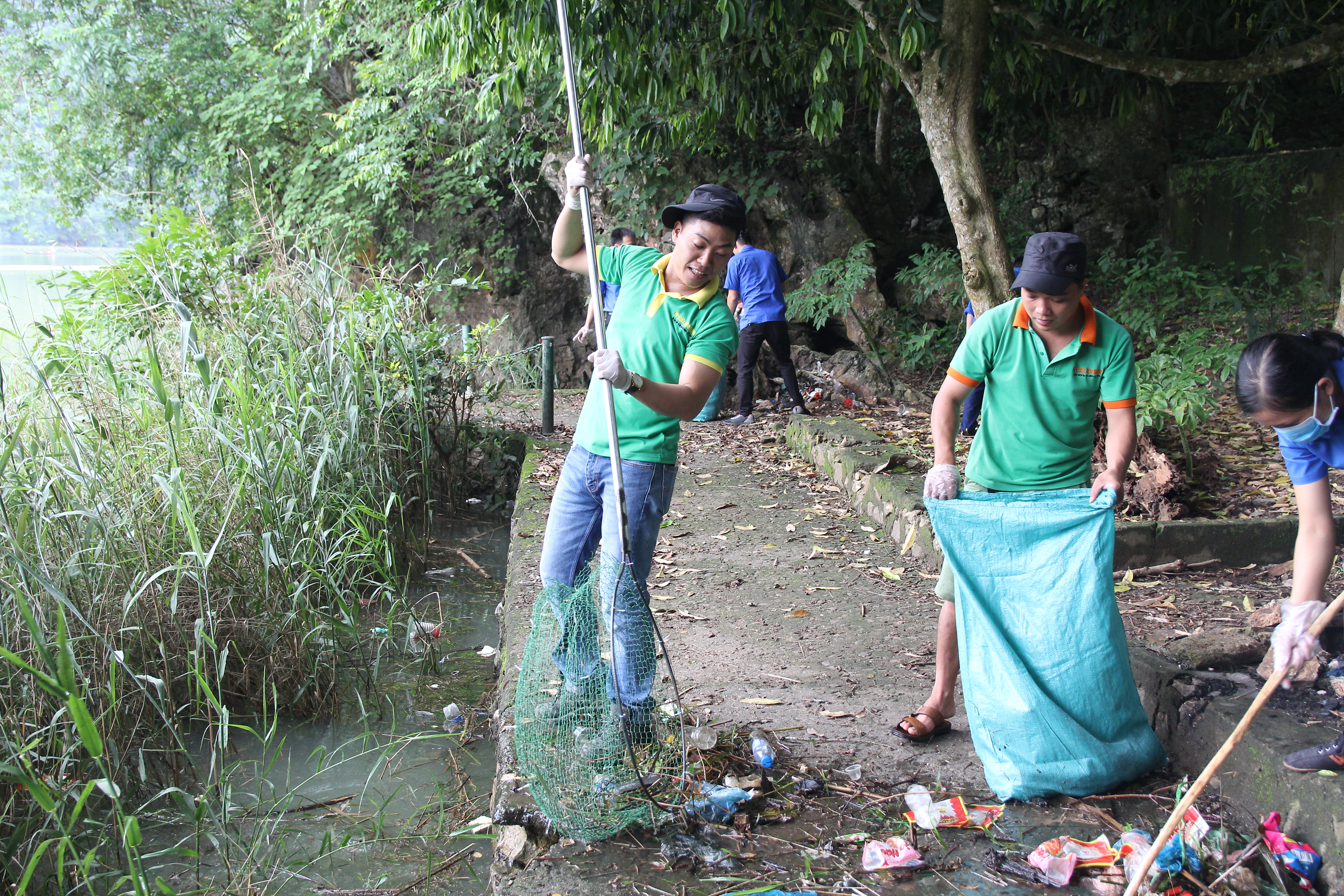 4.	Chung tay bảo vệ môi trường...