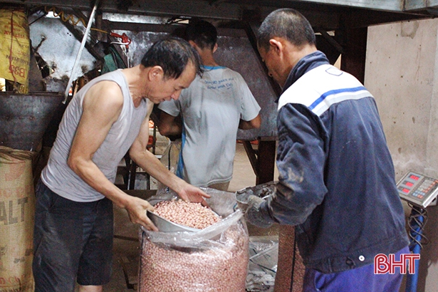 Giống cây chất lượng cao của Doanh nghiệp tư nhân Tân Thanh Phong khó cạnh tranh với một số cơ sở sản xuất giống trôi nổi trên thị trường.