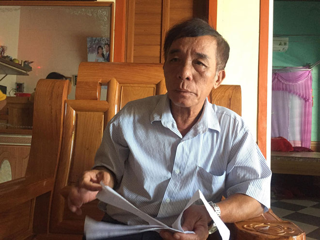 Ông Nguyễn Thanh Tâm, Trưởng thôn Tân Hải bức xúc trước tiền điện tăng vọt.