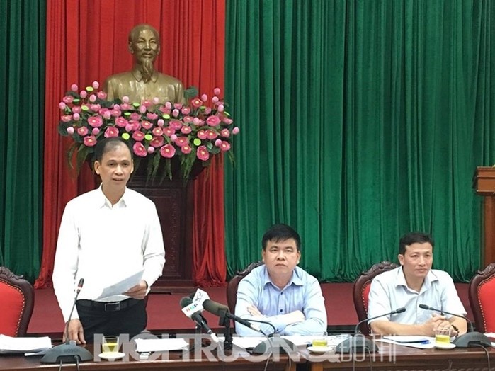 Ông Phan Hồng Việt – Phó chủ tịch UBND quận Đống Đa thông tin với báo chí.