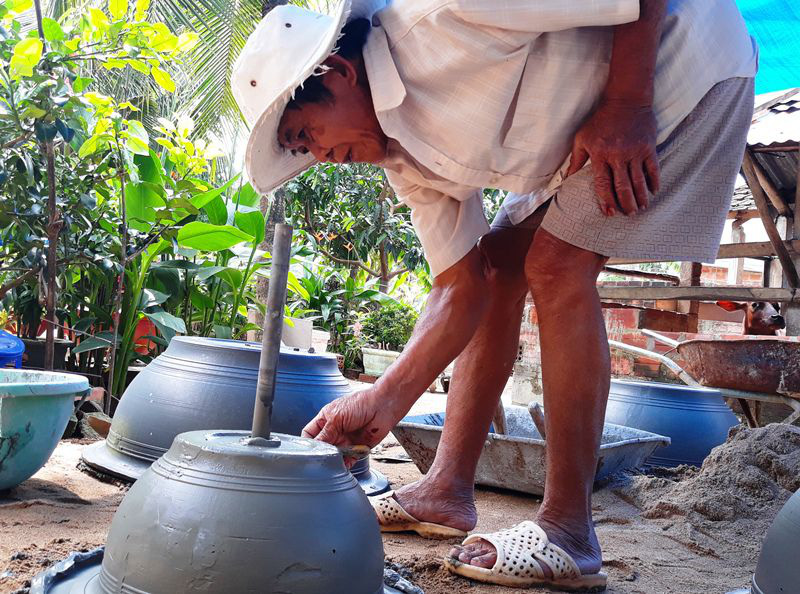 Lão nông nói gì khi tự nộp đơn xin rút khỏi hộ nghèo - Ảnh 2.