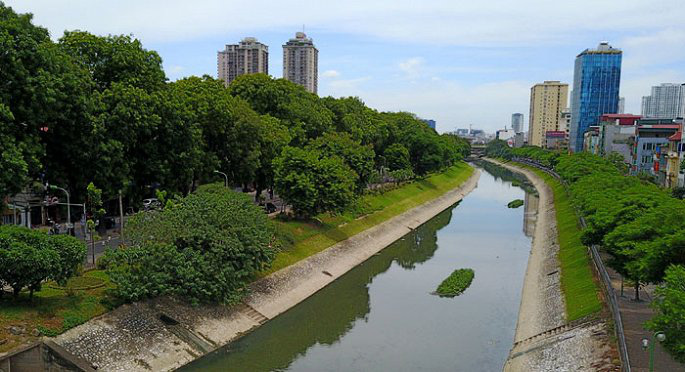 Lấy nước sông Hồng làm sạch Tô Lịch: Hàng trăm tỷ đồng sẽ mất trắng - Ảnh 2.