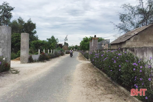 Phong trào nông thôn mới làm thay đổi diện mạo làng quê ở xã nghèo ven biển Cẩm Dương