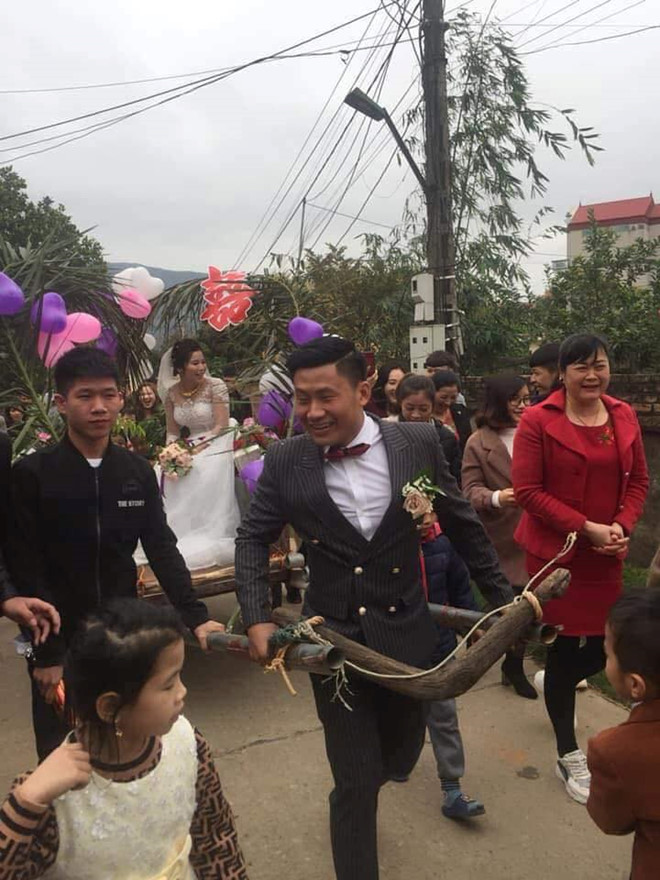 Chiếc xe rước dâu độc đáo của chú rể Bắc Giang.
