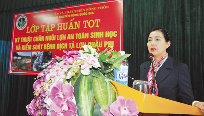 Bà Hạ Thuý Hạnh phát biểu tại buổi tập huấn ở Thái Bình ngày 7.3. Hải Đăng