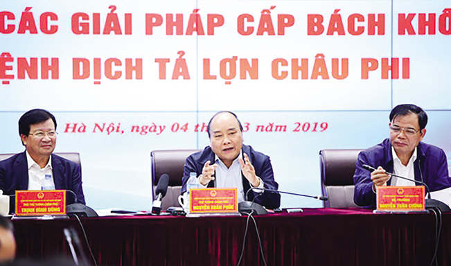 Thủ tướng Nguyễn Xuân Phúc chỉ đạo tại Hội nghị.