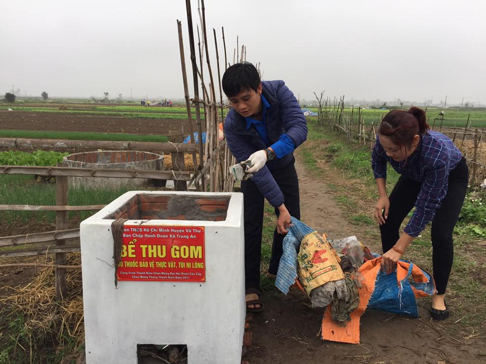 Bể thu gom vỏ bao bì thuốc bảo vệ thực vật. Ảnh: MH