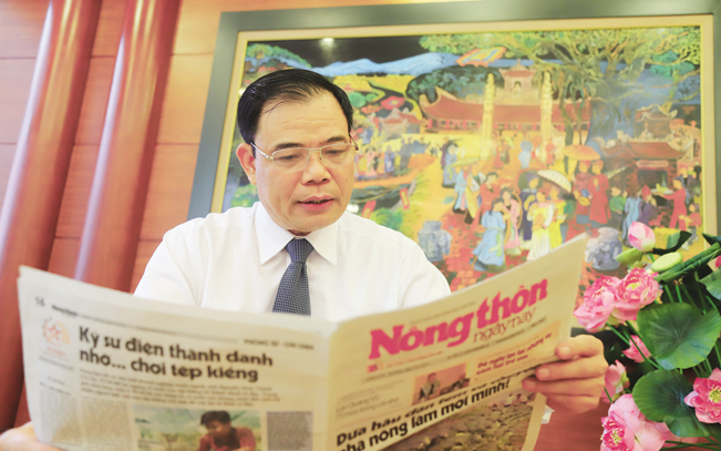 Bộ trưởng Nguyễn Xuân Cường là một độc giả thường xuyên của báo Nông Thôn Ngày Nay.