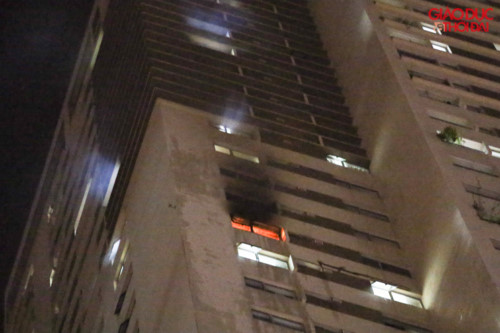 Ngọn lửa bùng phát từ tầng 30 của toà nhà CT3, The Pride