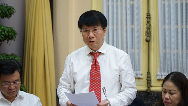 Thứ trưởng Trương Quốc Cường báo cáo một số nội dung Luật Phòng, chống tác hại của rượu, bia. Ảnh: Hoài Vũ.