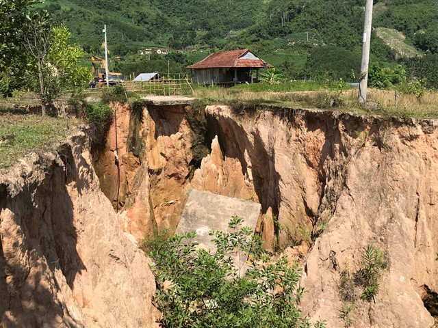 Sạt lở 