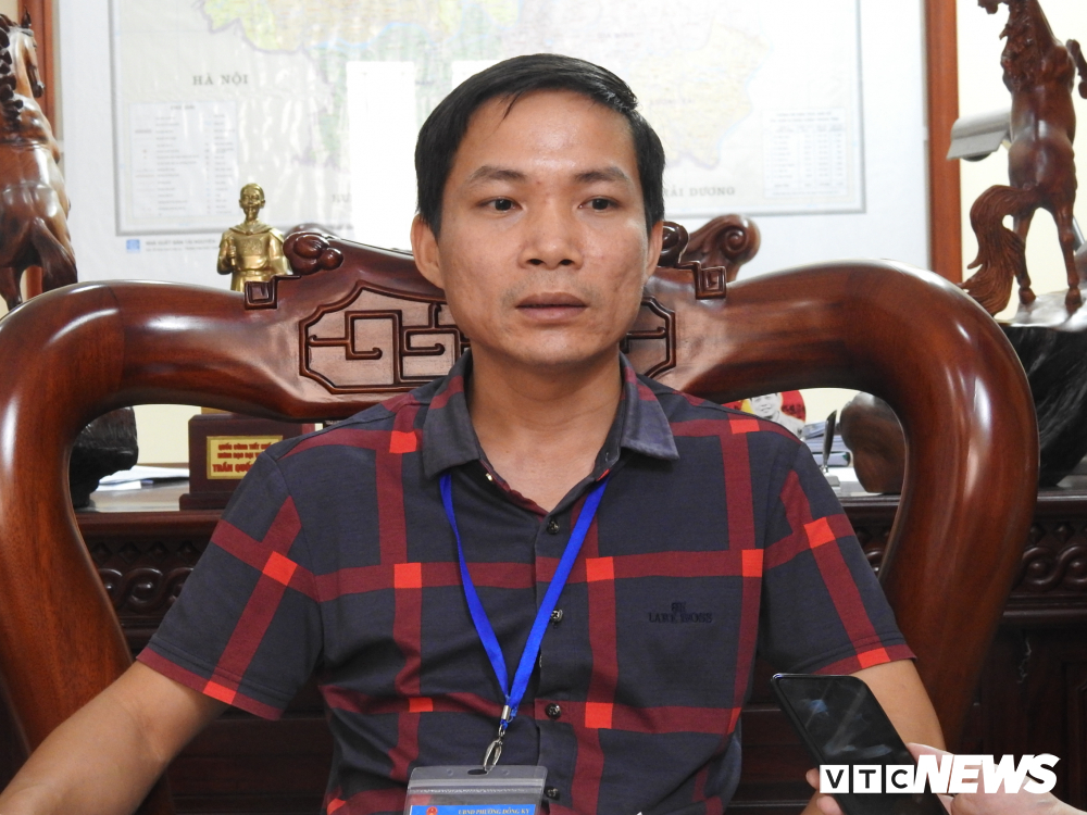 Ông Dương Đức Sinh, Chủ tịch UBND Phường Đồng Kỵ ( TX. Từ Sơn, tỉnh Bắc Ninh) chia sẻ khó khăn của làng nghề với phóng viên.