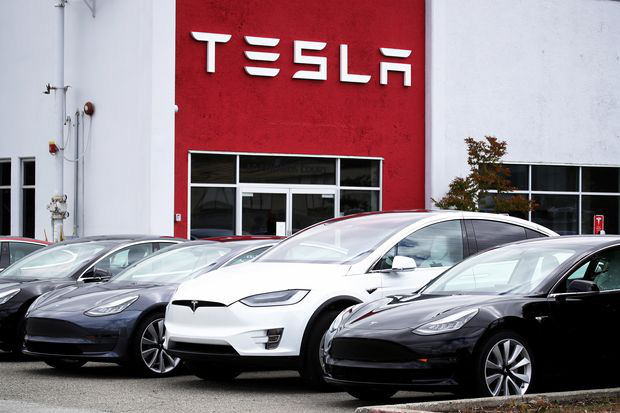 Tesla vượt qua Volkswagen, cán mốc vốn hóa thị trường 100 tỷ USD - Ảnh 1.