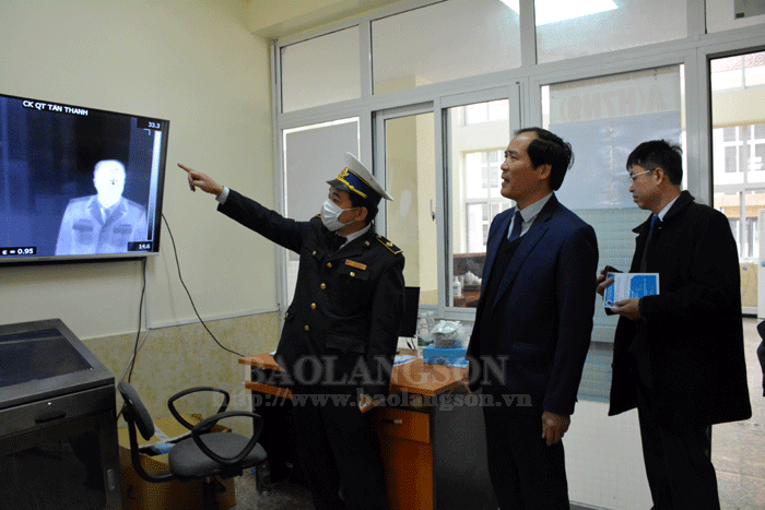 Lạng Sơn: Quyết tâm ngăn chặn dịch viruts Conora qua cửa khẩu - Ảnh 1.