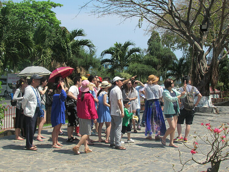 Việt Nam dừng đưa, đón khách du lịch đến Trung Quốc - Ảnh 1.