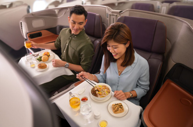 Nhà hàng trên máy bay A380 của Singapore Airlines có gì đặc biệt - Ảnh 1.