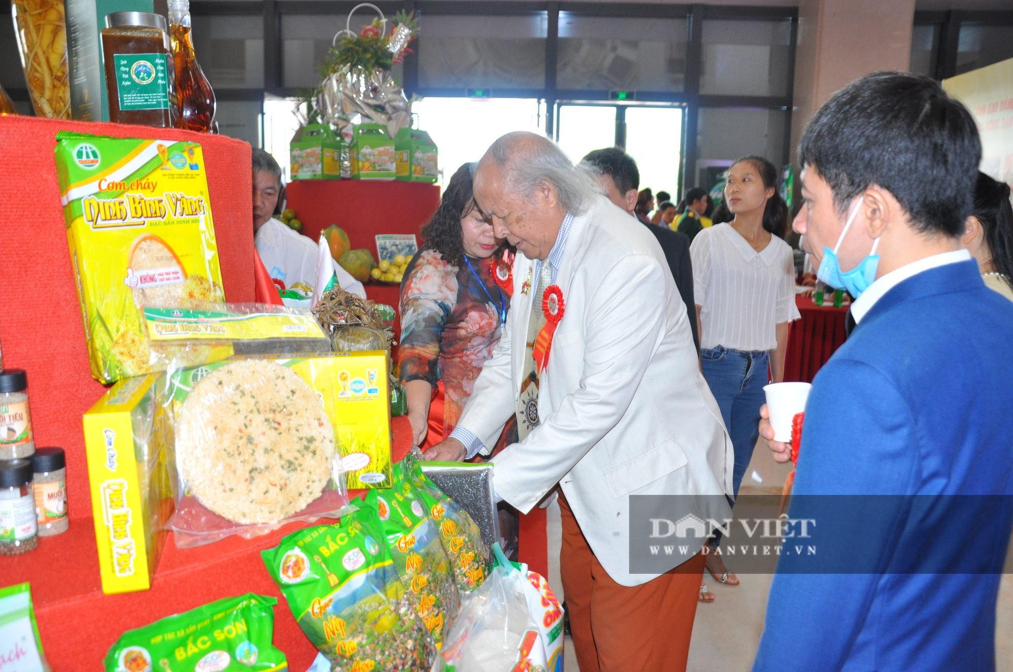 Thủ tướng khen ngợi sản phẩm hữu cơ độc đáo tại Lễ kỷ niệm 90 năm ngày thành lập Hội Nông dân Việt Nam - Ảnh 9.