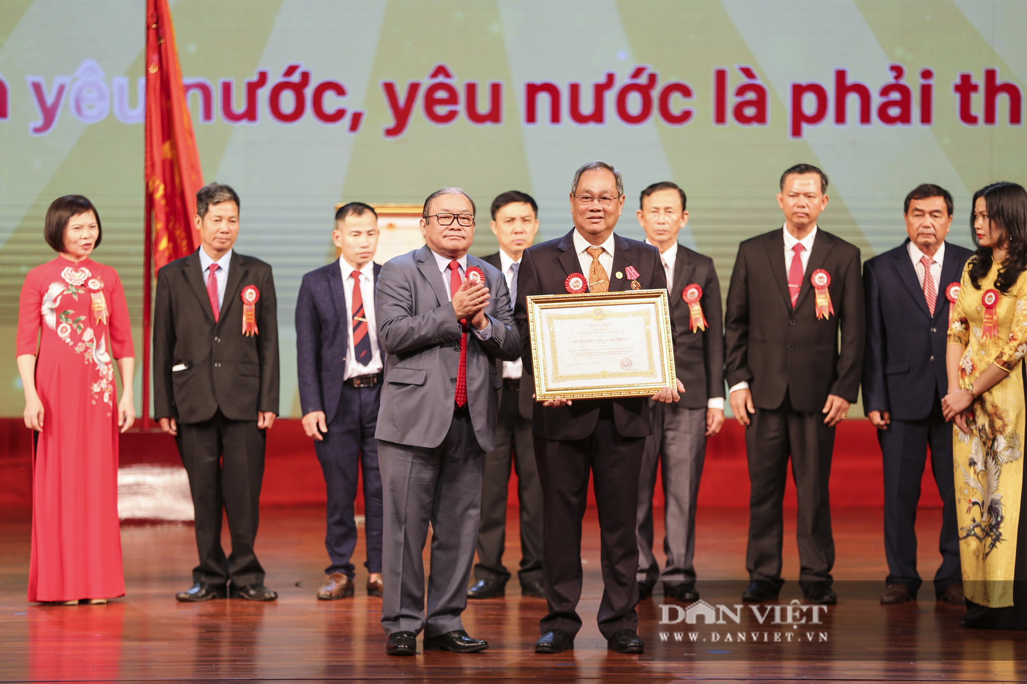 Thủ tướng Nguyễn Xuân Phúc đến dự Lễ kỷ niệm 90 năm thành lập Hội Nông dân Việt Nam - Ảnh 9.