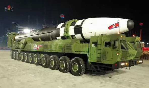 Mỹ nổi cơn thịnh nộ vì tên lửa quái vật của Triều Tiên  - Ảnh 1.