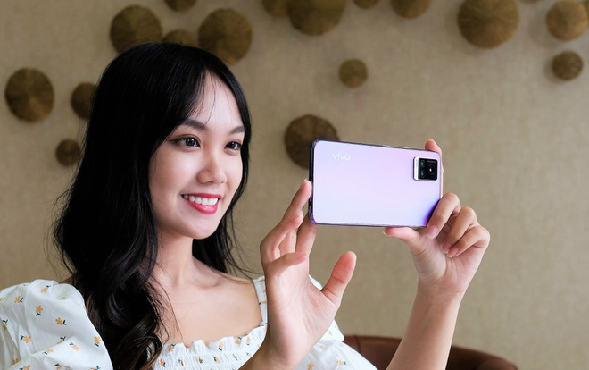 Những smartphone vừa ra mắt ở Việt Nam - Ảnh 3.