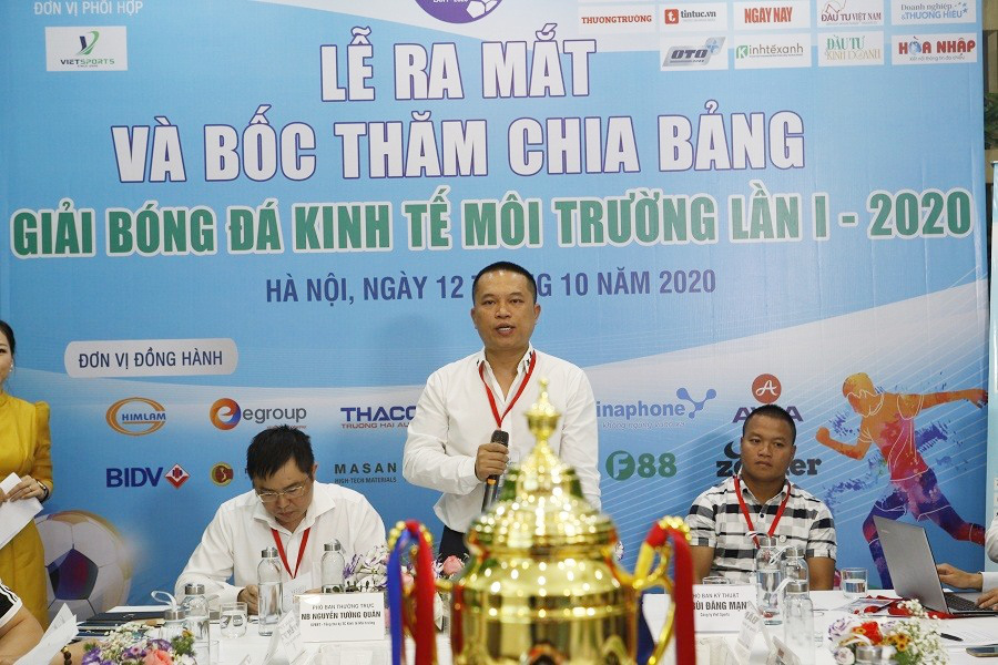 Giải bóng đá Kinh tế Môi trường lần I-2020 quy tụ 12 đội bóng tranh tài - Ảnh 1.