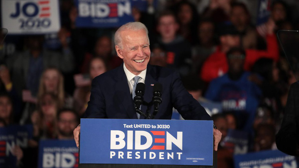 Vì sao giới siêu giàu Mỹ không công khai ủng hộ ông Trump hay Biden? - Ảnh 1.