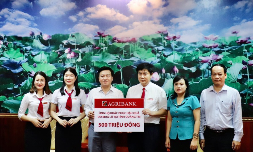 Agribank: Hỗ trợ 3 tỷ đồng cho 6 tỉnh khu vực miền Trung khắc phục thiên tai - Ảnh 1.