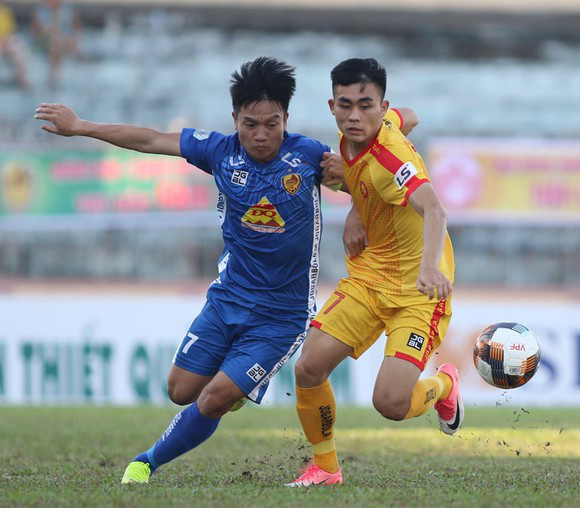 Đinh Thanh Trùng cùng Quảng Nam đã thắng Thanh Hóa 2-1 ở vòng 3 giai đoạn 1 V.League 2020.