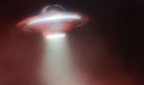 Phát hiện đĩa bay của người ngoài hành tinh tại Los Angeles - Ảnh 3.