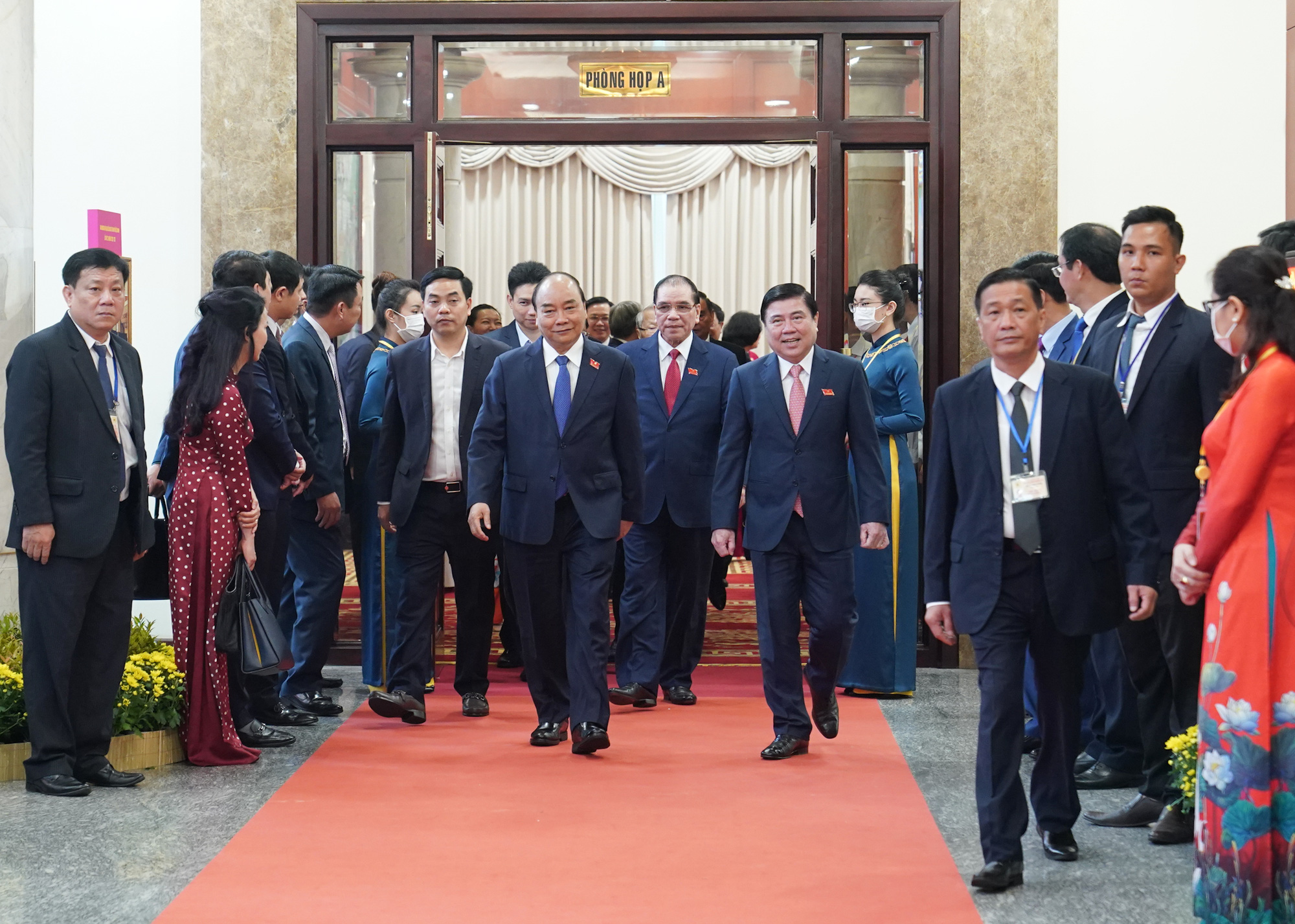 Thủ tướng Nguyễn Xuân Phúc: &quot;TP.HCM không thiếu tiền, nguồn lực, chỉ thiếu cơ chế, chính sách phù hợp&quot; - Ảnh 1.