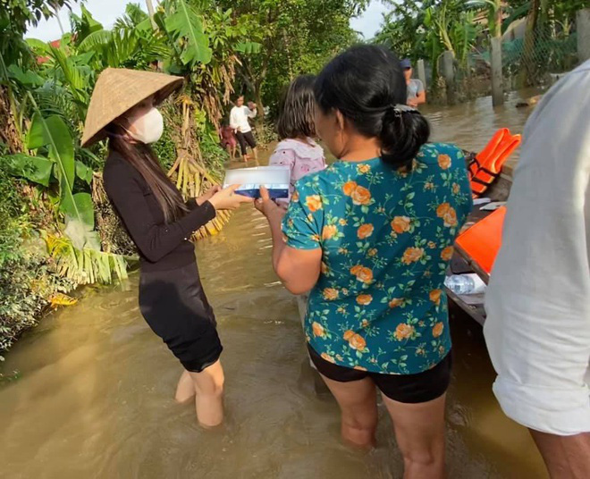 &quot;Cô vợ trời hành&quot; của Công Vinh quyên góp tiền &quot;khủng&quot; sau 2 ngày kêu gọi giúp miền Trung - Ảnh 3.