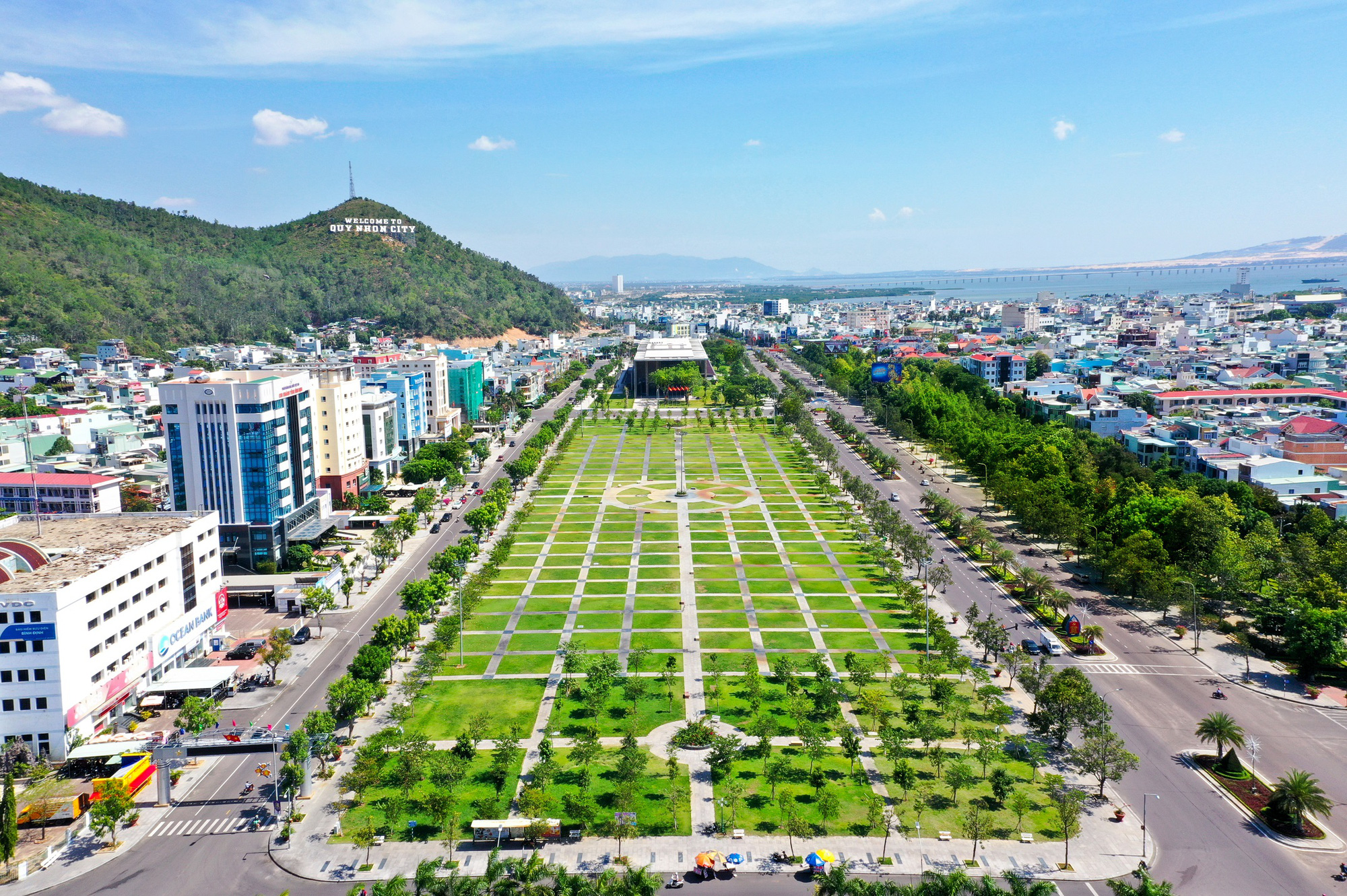 Bí thư Bình Định Hồ Quốc Dũng: “Tạo ra thế hệ cán bộ dám nghĩ, dám làm để gánh vác trọng trách” - Ảnh 3.