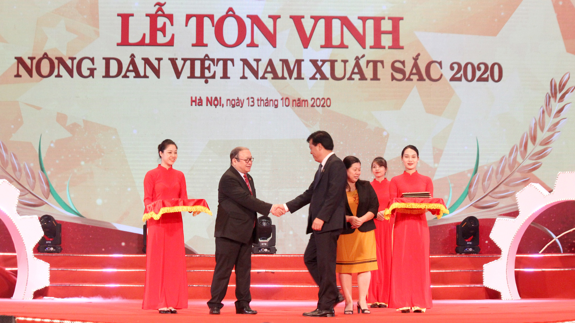 Chương trình Tự hào Nông dân Việt Nam 2020: Nhà nông là số một - Ảnh 1.