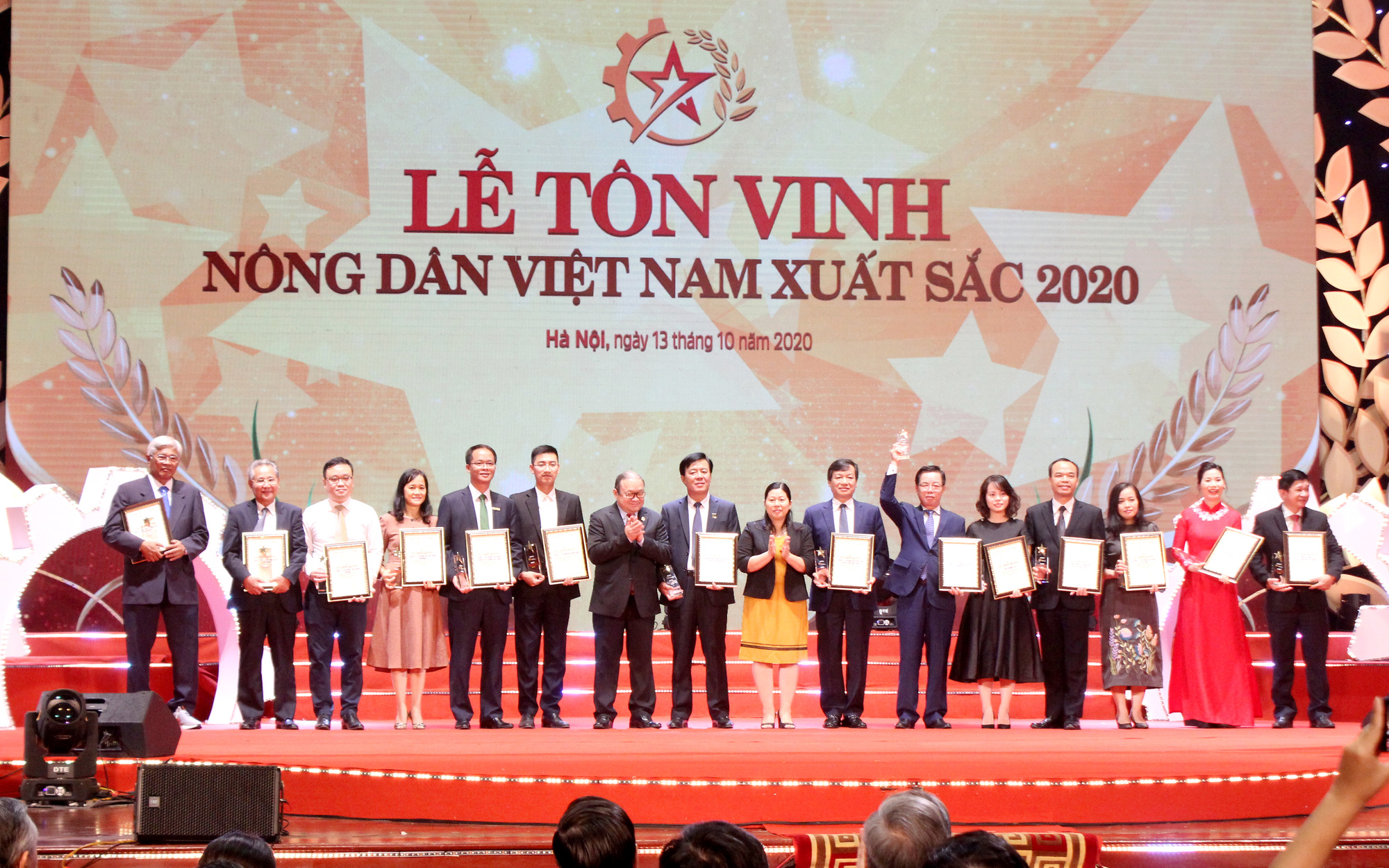 Chương trình Tự hào Nông dân Việt Nam 2020: Nhà nông là số một - Ảnh 3.