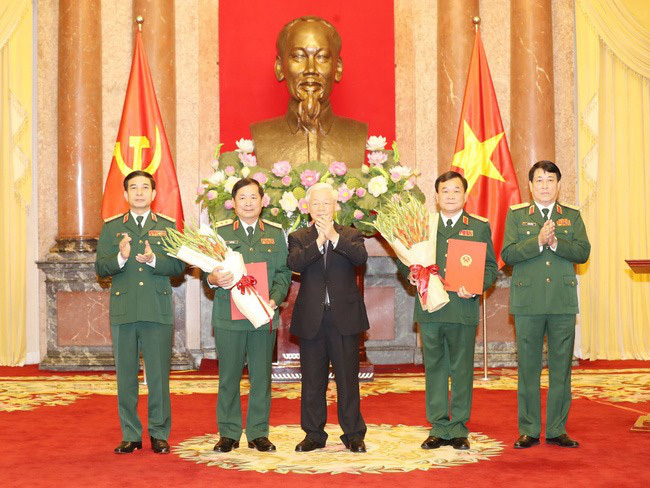 Chủ tịch nước thăng quân hàm Thượng tướng cho Thứ trưởng và Phó Tổng tham mưu trưởng QĐND Việt Nam - Ảnh 1.