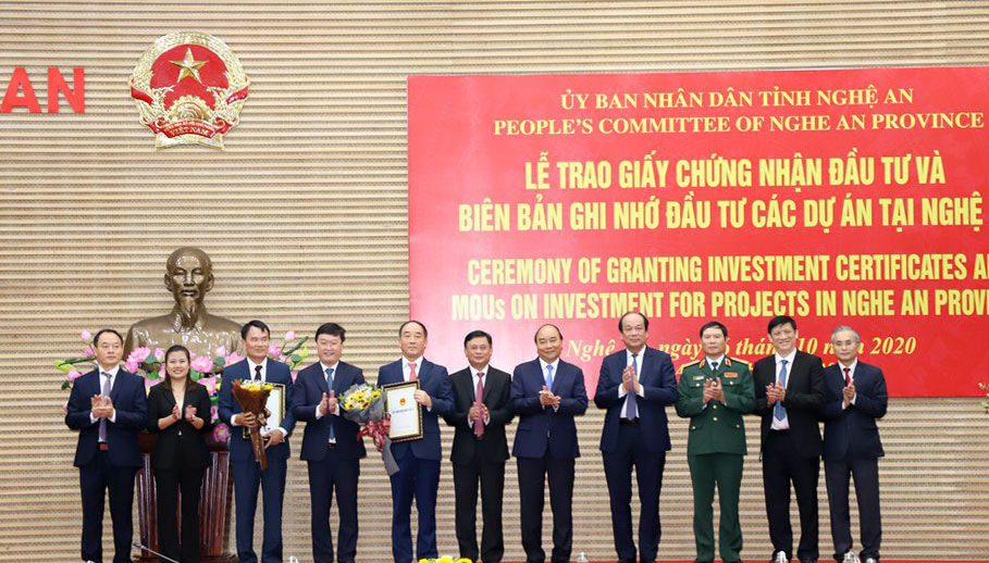 Nghệ An: Trao chứng nhận đầu tư 2 dự án 400 triệu USD, khai mạc phiên trù bị Đại hội Đại biểu Đảng bộ - Ảnh 3.