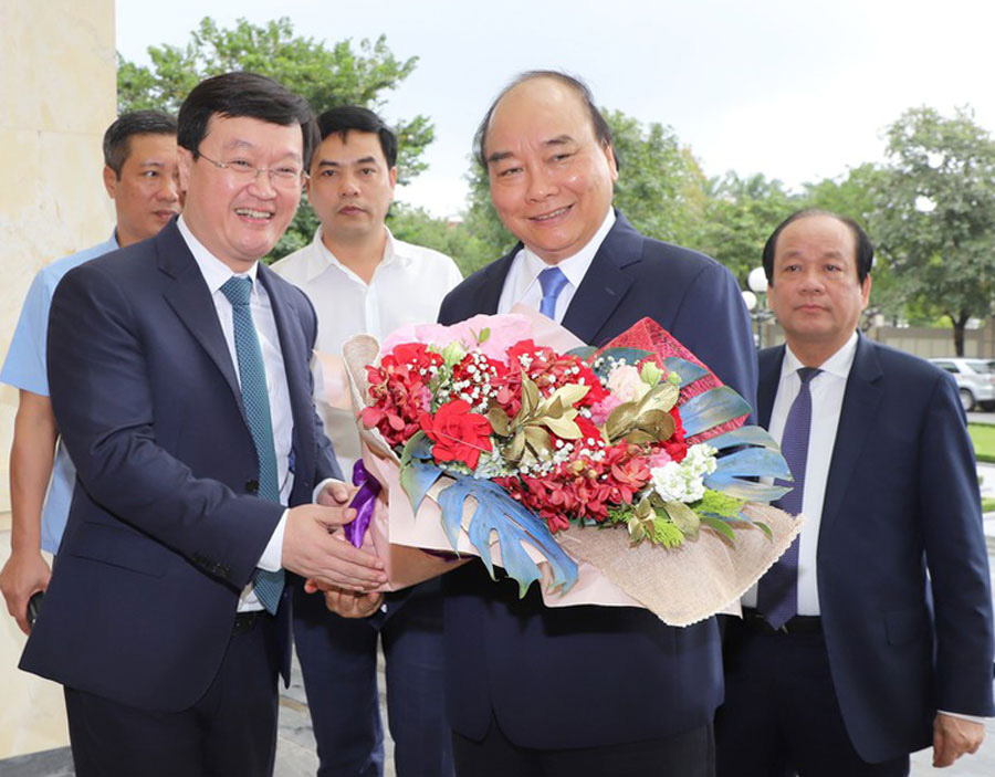 Nghệ An: Trao chứng nhận đầu tư 2 dự án 400 triệu USD, khai mạc phiên trù bị Đại hội Đại biểu Đảng bộ - Ảnh 1.