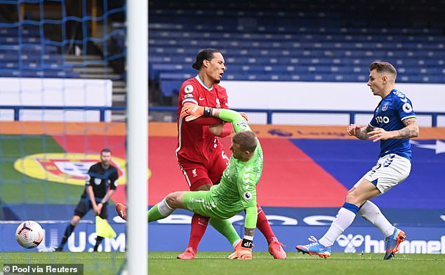 Pickford &quot;hạ đo ván&quot; Van Dijk, HLV Ancelotti nói gì? - Ảnh 1.