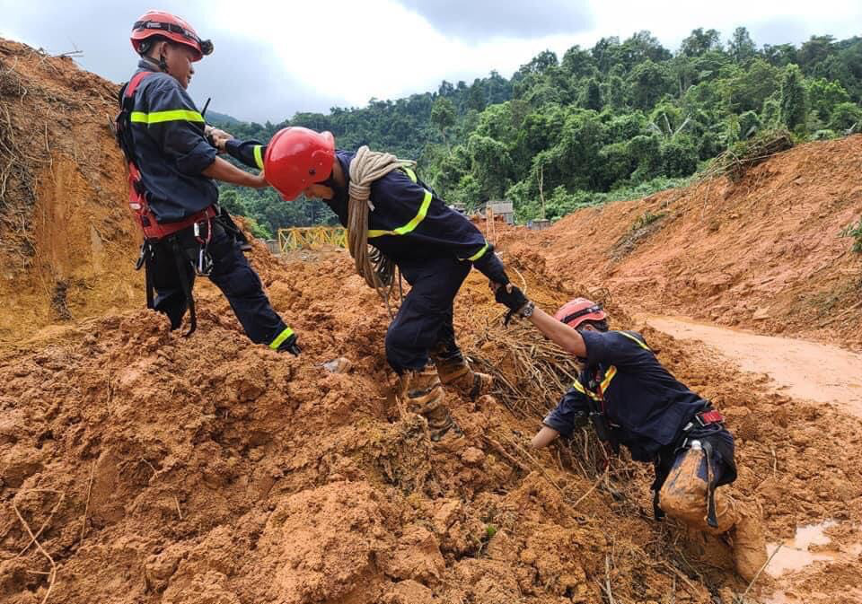 Những nỗ lực không mệt mỏi trong việc tìm kiếm cứu nạn tại Rào Trăng 3 - Ảnh 9.