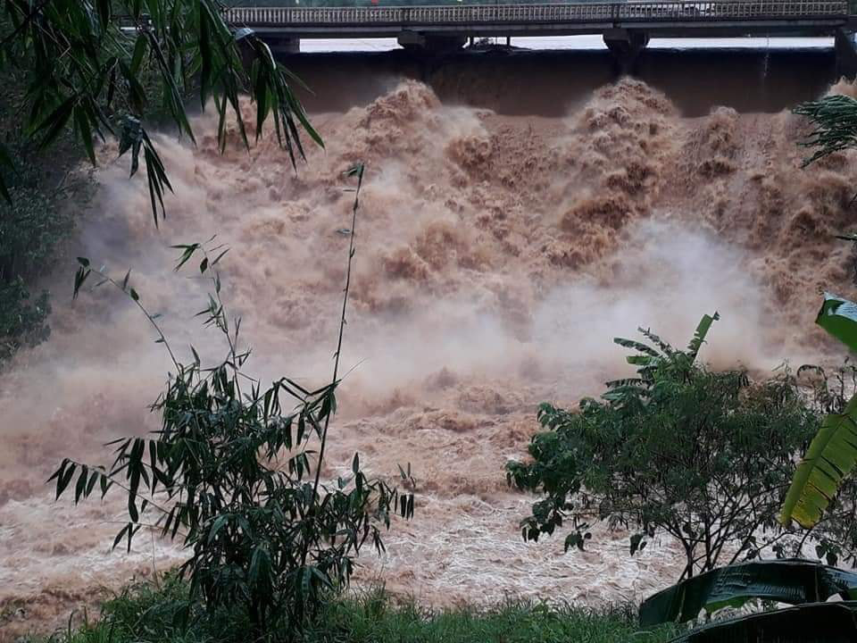 Ảnh, clip: Ngập lụt kinh hoàng ở huyện Hướng Hóa, Quảng Trị - Ảnh 13.