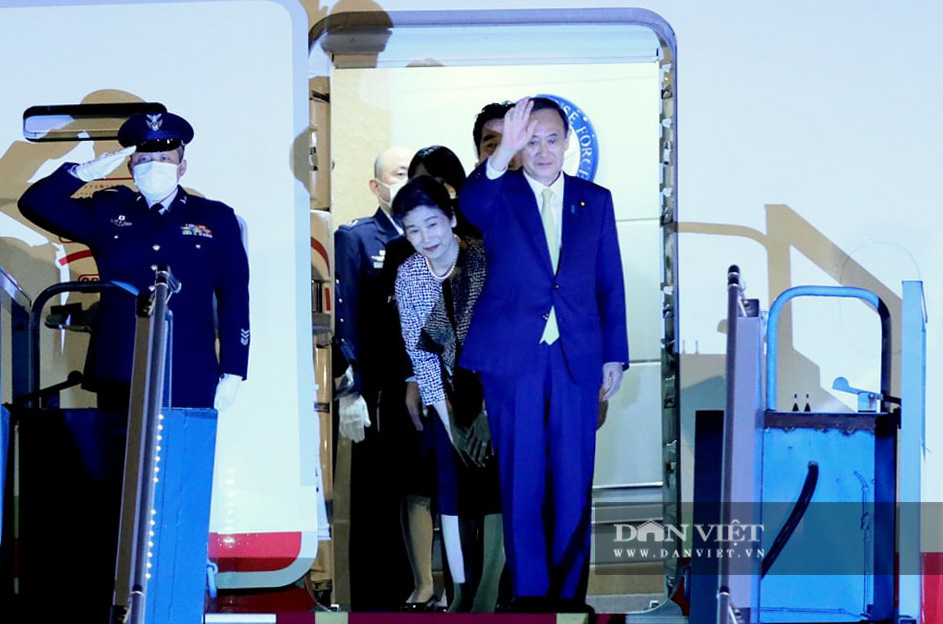 Thủ tướng Nhật Bản và phu nhân đến Hà Nội, thăm chính thức Việt Nam - Ảnh 5.