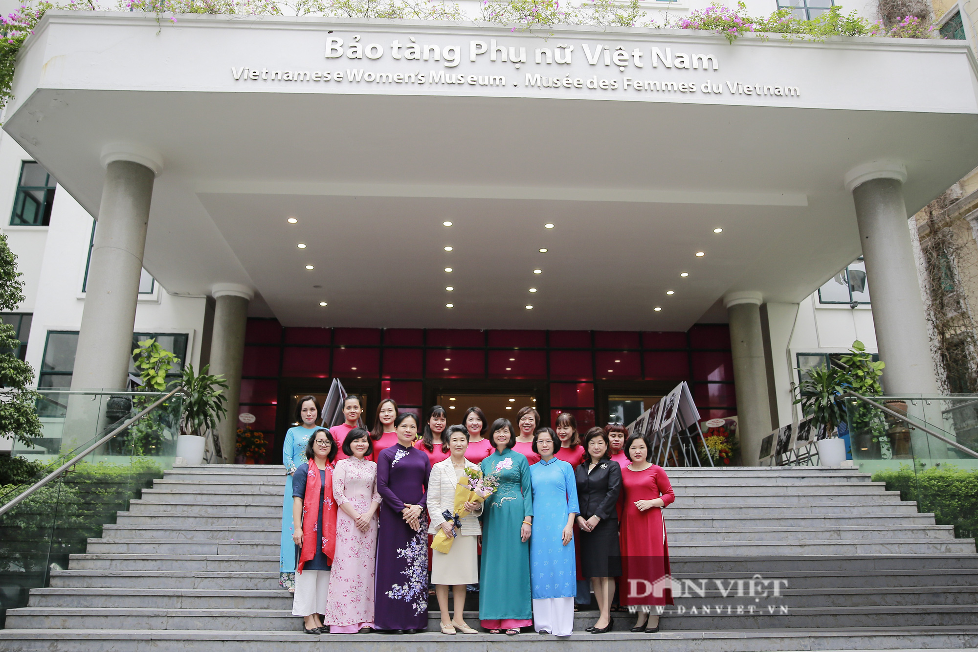 Phu nhân Thủ tướng Nhật Bản tham quan bảo tàng Phụ nữ Việt Nam - Ảnh 1.