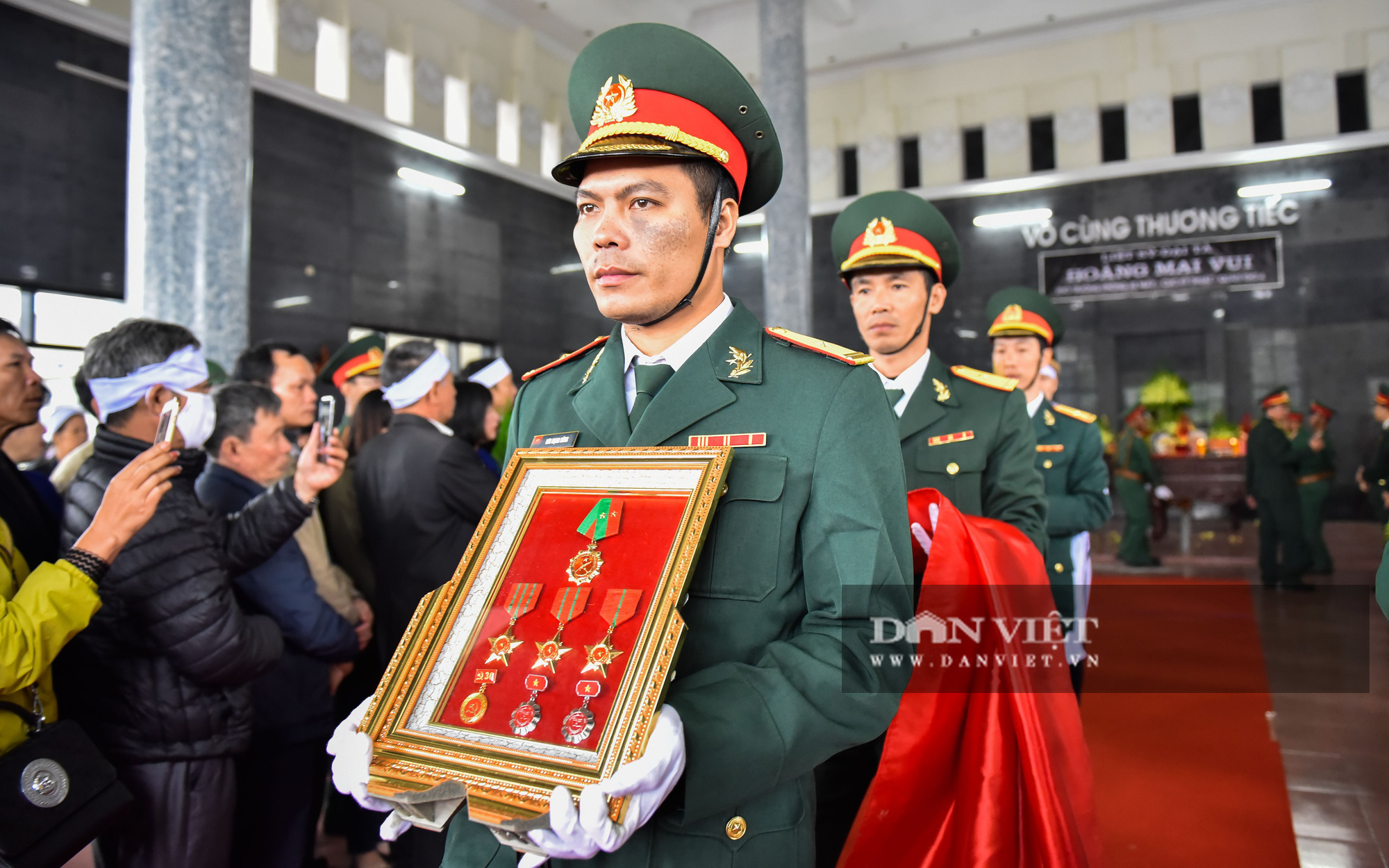 Những hình ảnh xúc động tại lễ viếng liệt sỹ đại tá Hoàng Mai Vui tại Thanh Hóa - Ảnh 11.