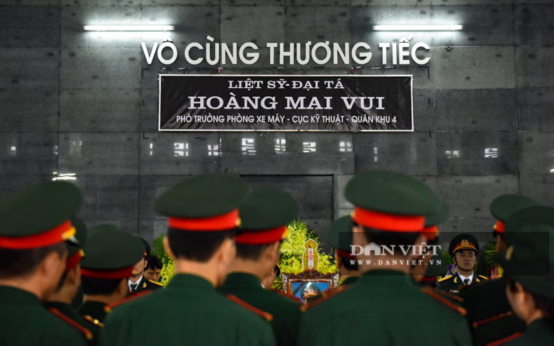 Những hình ảnh xúc động tại lễ viếng liệt sỹ đại tá Hoàng Mai Vui tại Thanh Hóa - Ảnh 8.