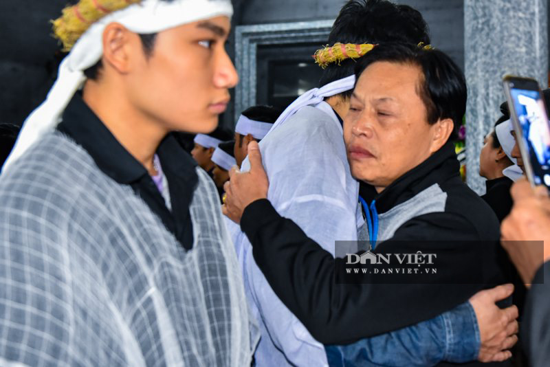 Những hình ảnh xúc động tại lễ viếng liệt sỹ đại tá Hoàng Mai Vui tại Thanh Hóa - Ảnh 6.