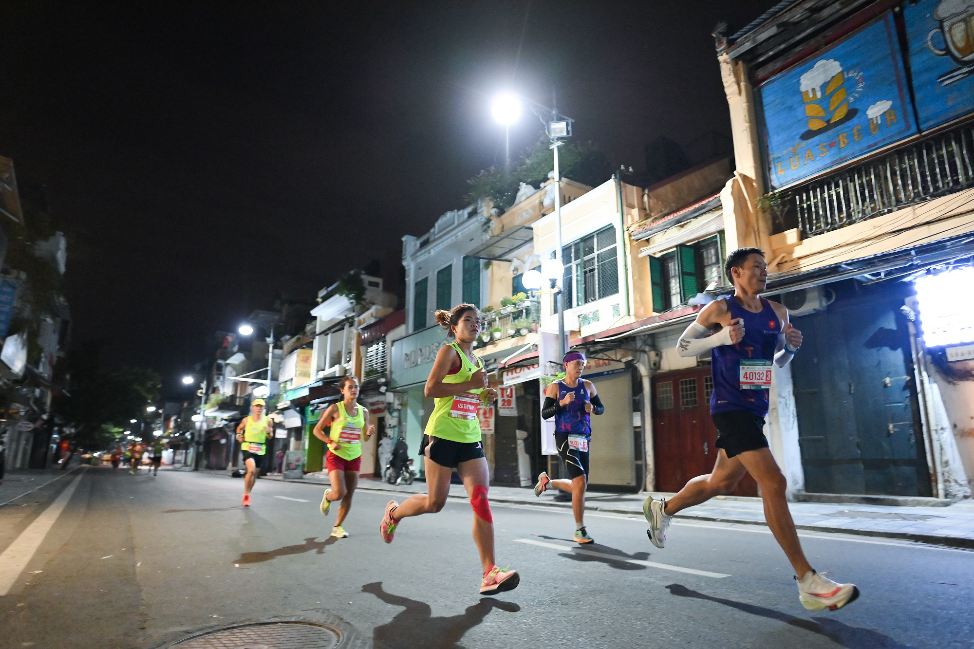 Hàng loạt thành tích ấn tượng tại VPBank Hanoi Marathon ASEAN 2020 - Ảnh 1.