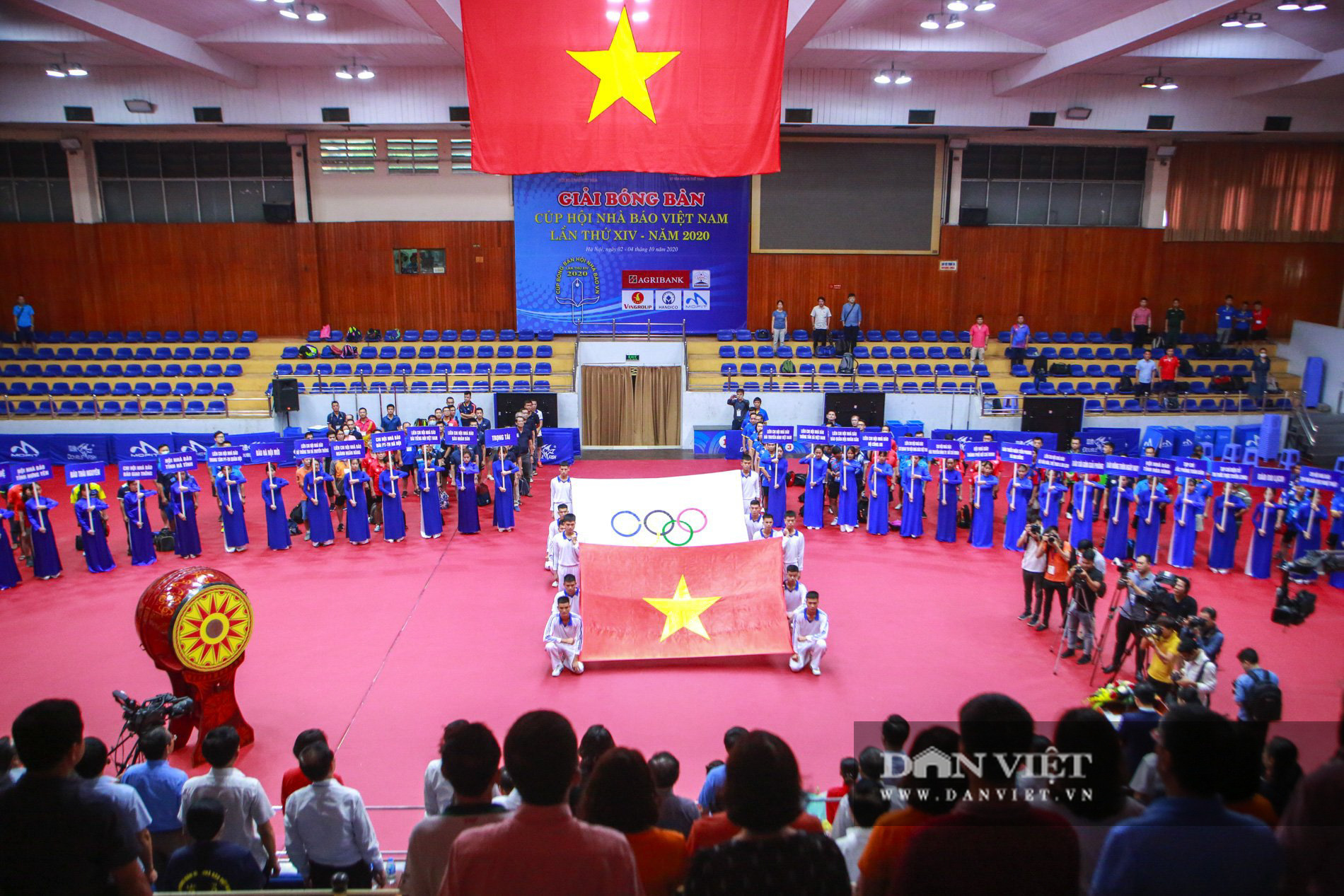 Giải bóng bàn Cúp Hội Nhà báo Việt Nam lần thứ 14: Báo NTNN thắng trận ra quân đầy kịch tính - Ảnh 1.