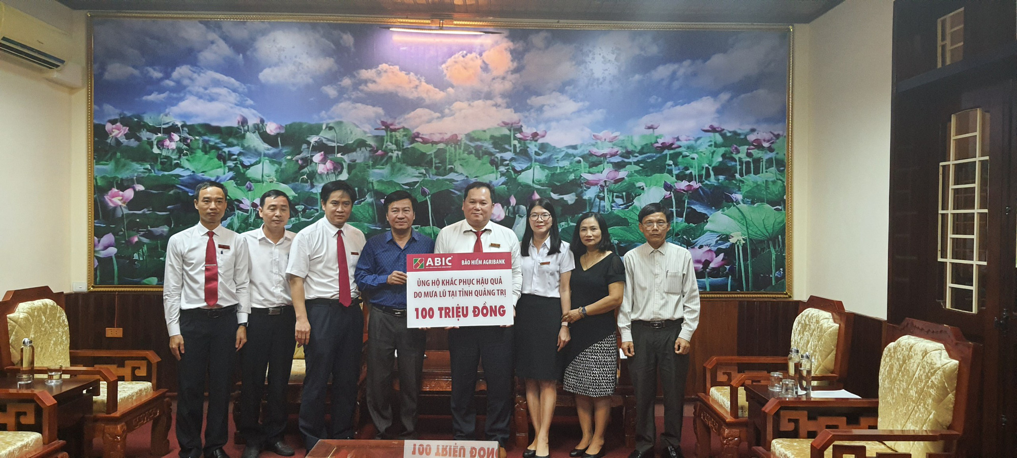 Công ty CP bảo hiểm Ngân hàng Nông nghiệp: Chung tay ủng hộ đồng bào miền Trung bị ảnh hưởng do mưa lũ - Ảnh 1. Công ty CP bảo hiểm Ngân hàng Nông nghiệp: Chung tay ủng hộ đồng bào miền Trung bị ảnh hưởng do mưa lũ - Ảnh 1.